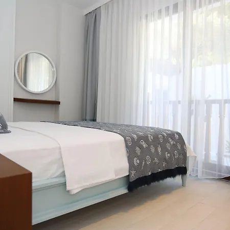 Alp Pinehill Apartament *