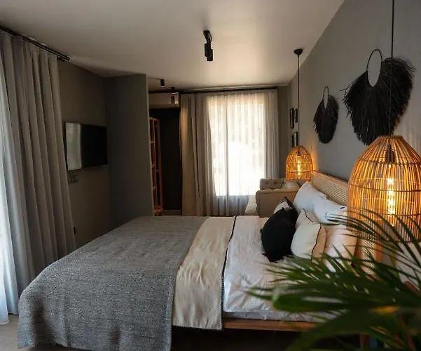 Alp Pinehill 아키아카