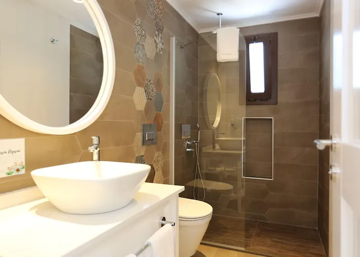 Alp Pinehill 아파트 아키아카